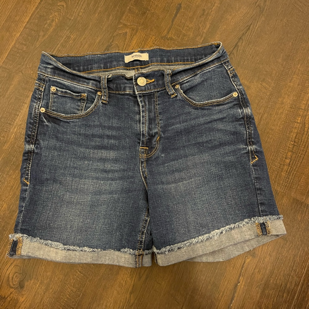 Womens Kenzie jean shorts size 2
